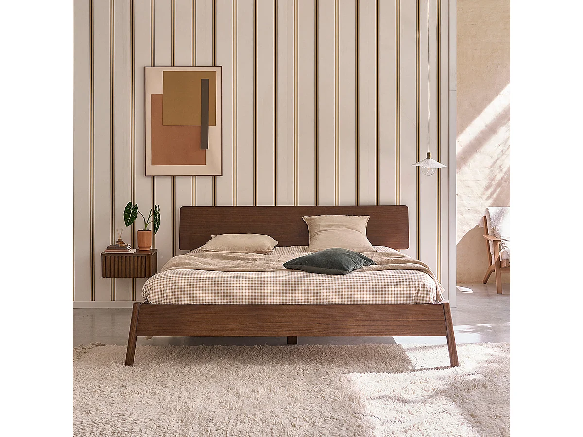 Lit en bois massif finition noyer 180 cm avec sommier