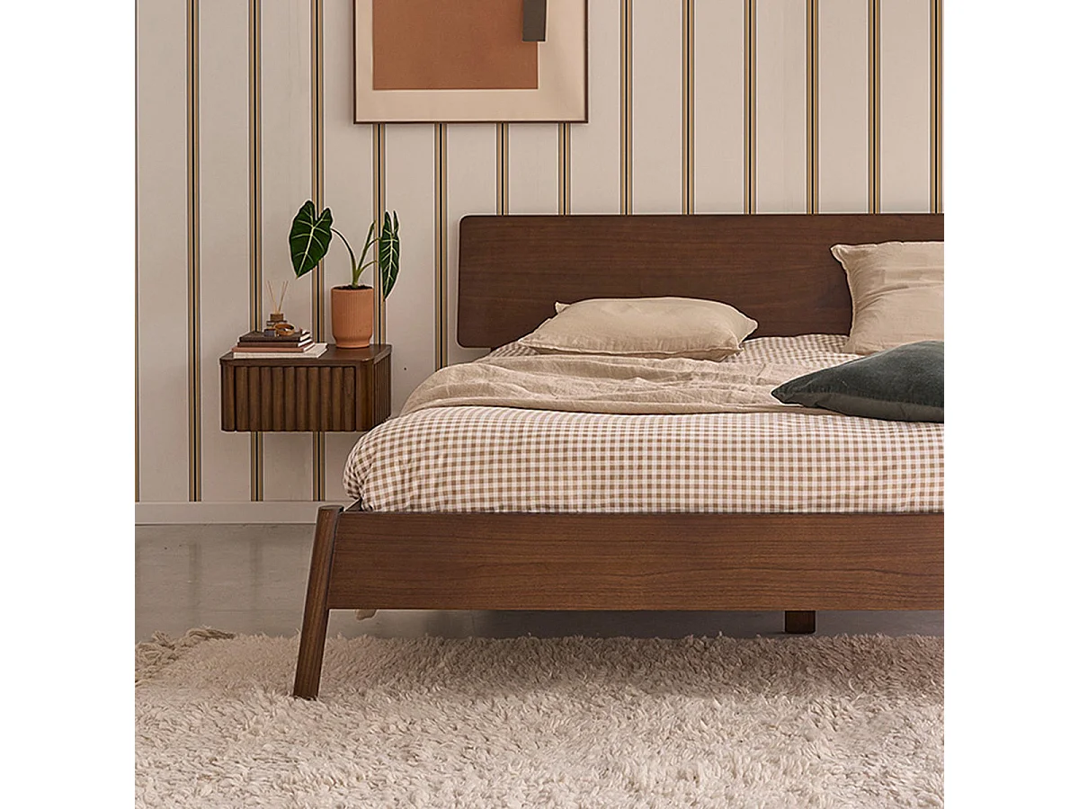 Lit en bois massif finition noyer 180 cm avec sommier