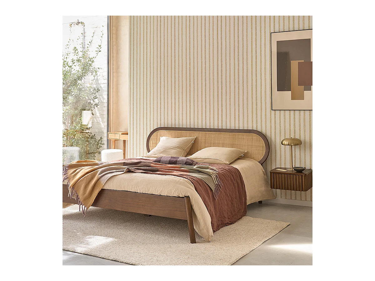 Lit en bois massif et cannage finition noyer 160 cm