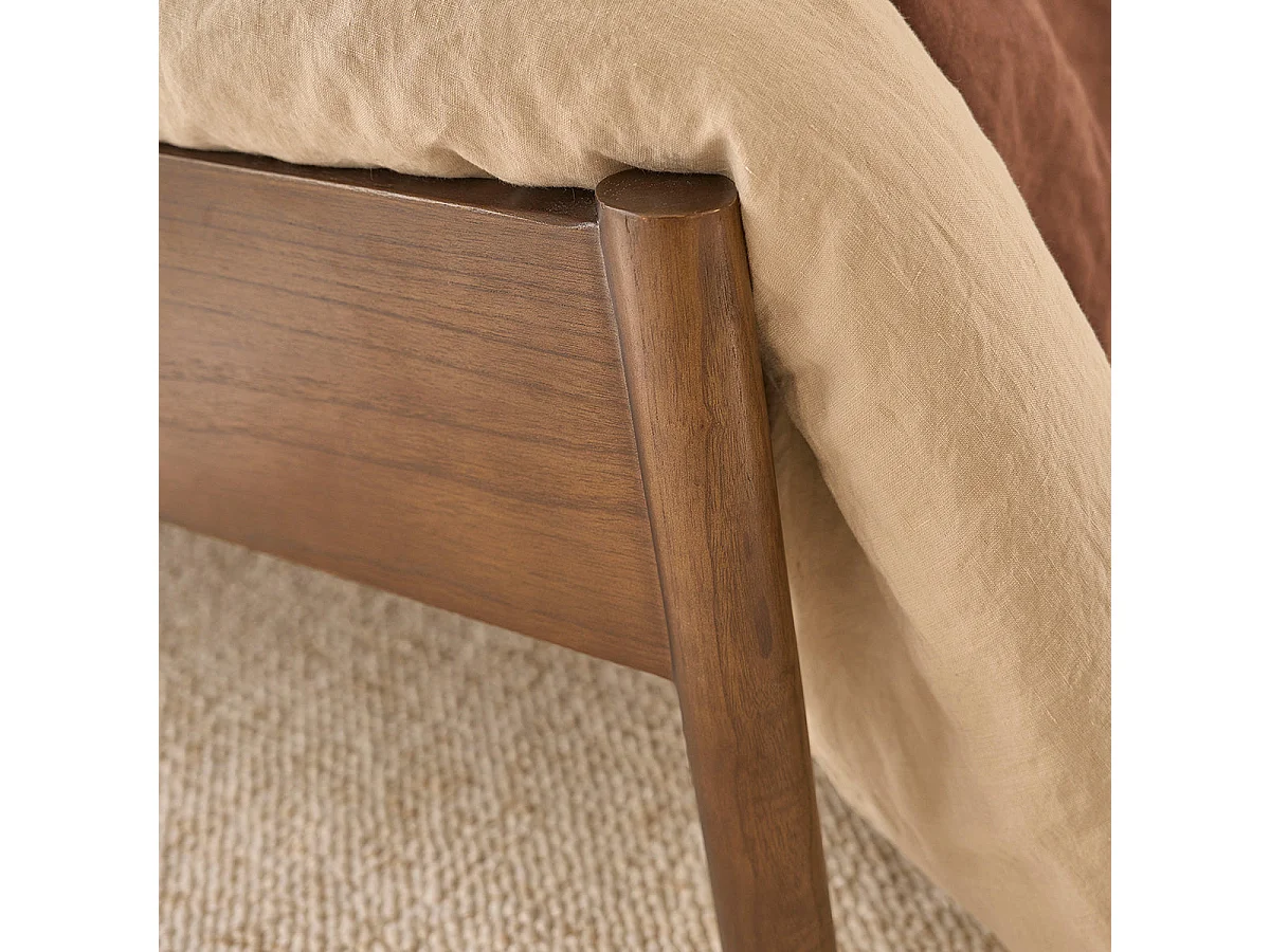 Cama de madera maciza y rejilla con acabado nogal 160 cm