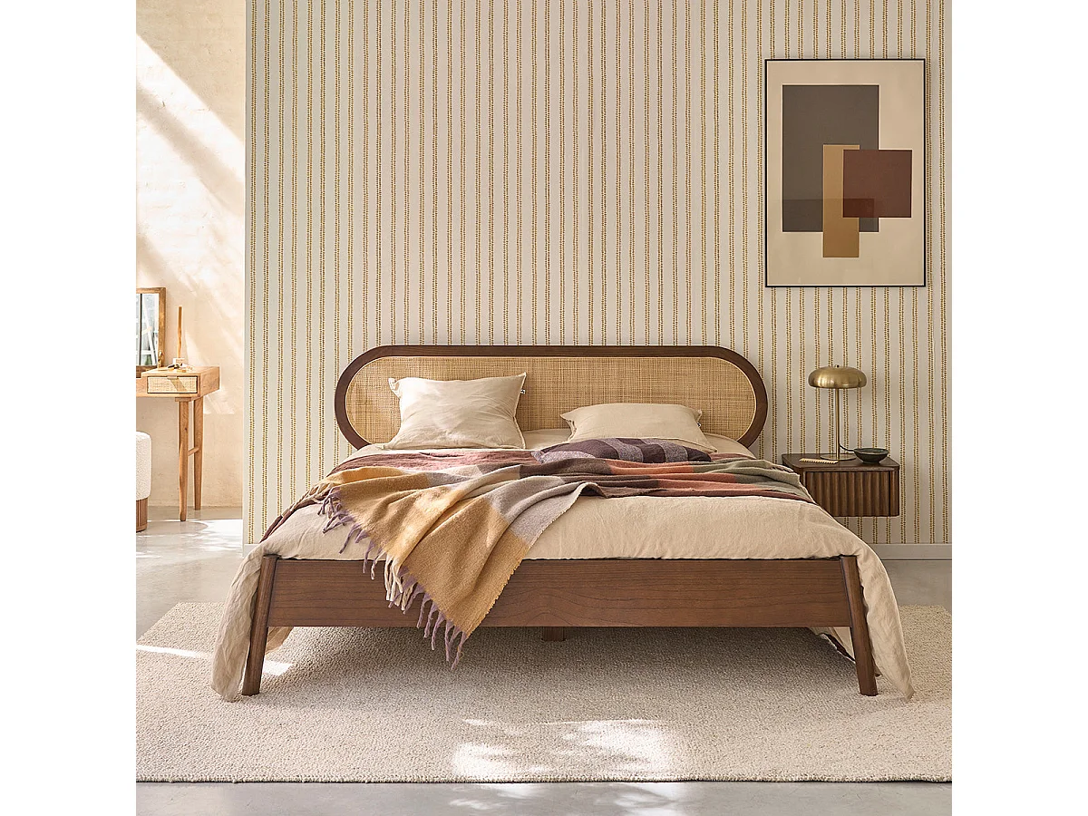 Lit en bois massif et cannage finition noyer 160 cm avec sommier