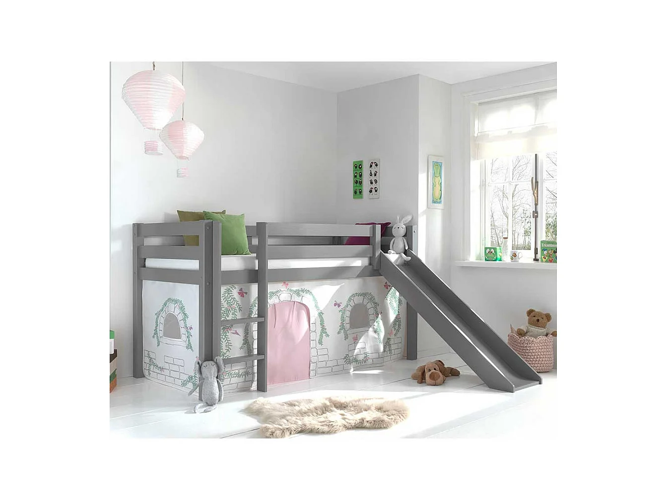 Kinderzimmer Bett in Grau und Rosa Leiter und Rutsche