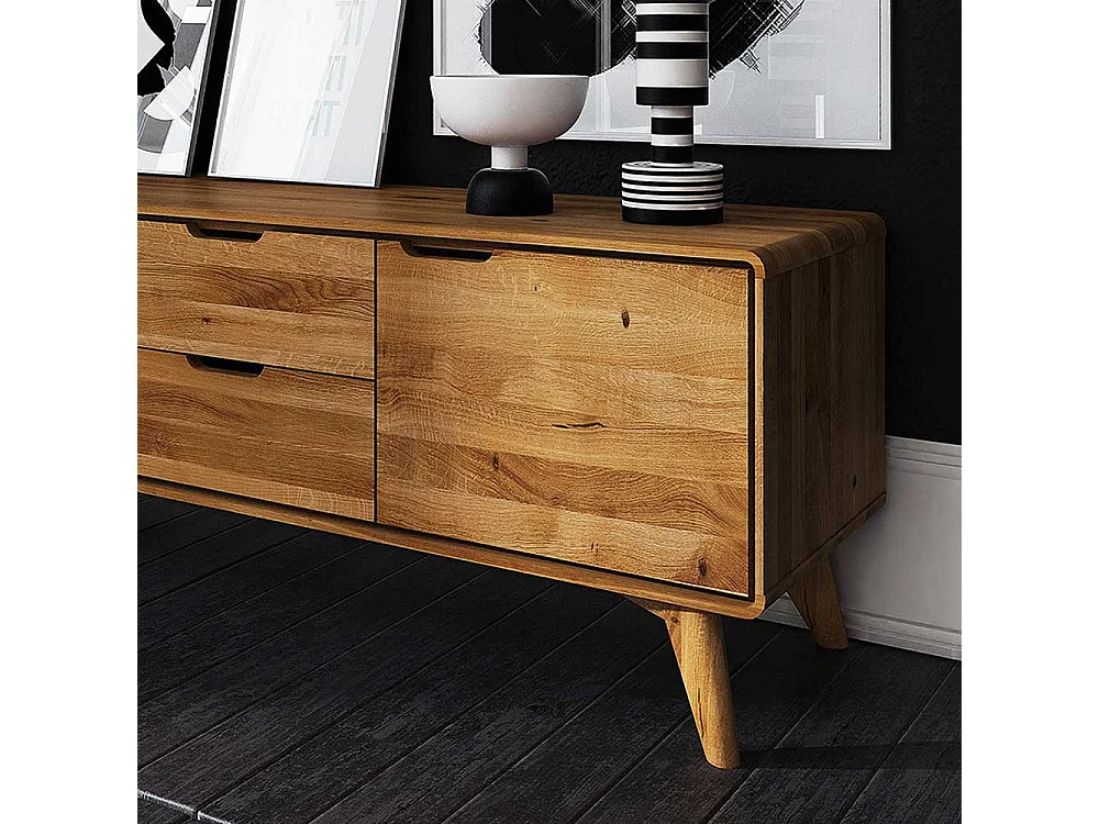 Niedriges Sideboard aus Wildeiche Massivholz geölt