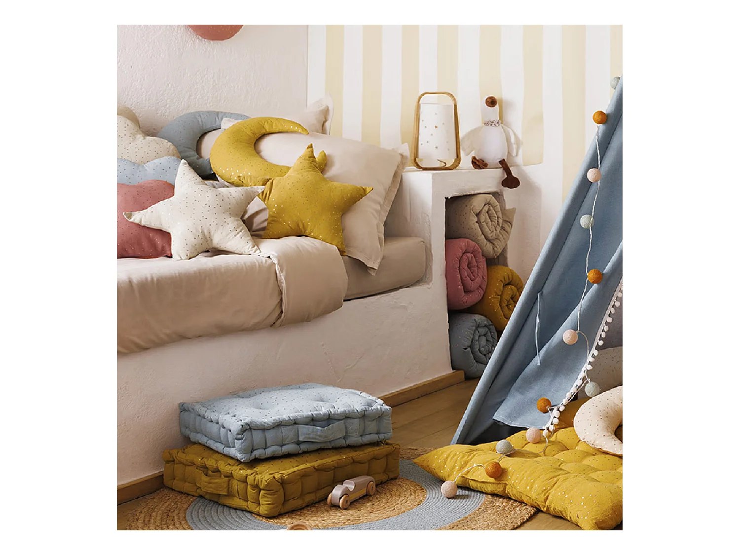 Cojín estrella motivos metalizados