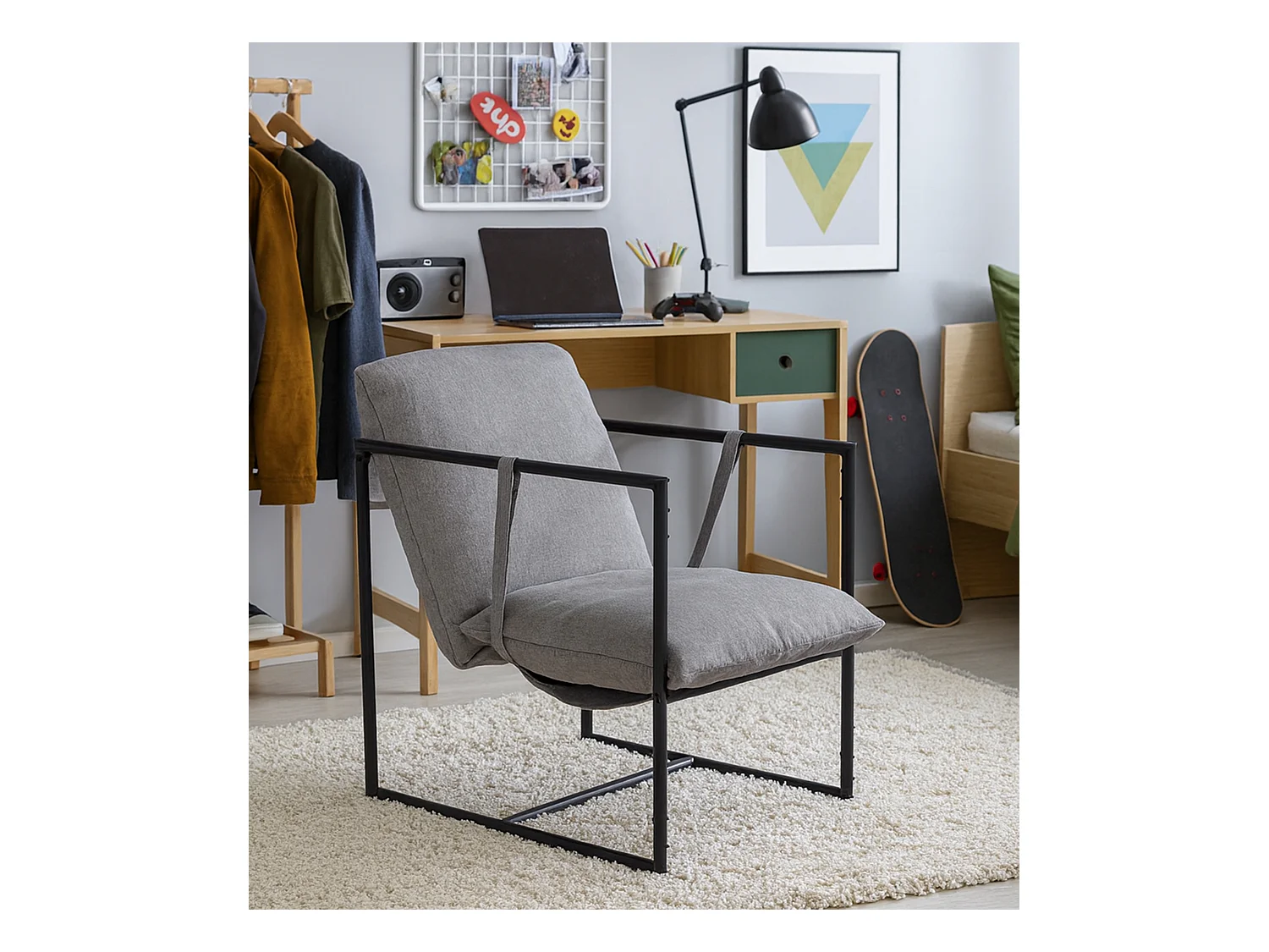 Butaca de 87x80x66 cm con estructura metálica y tapizada en tela KSTUR en color gris Jaime