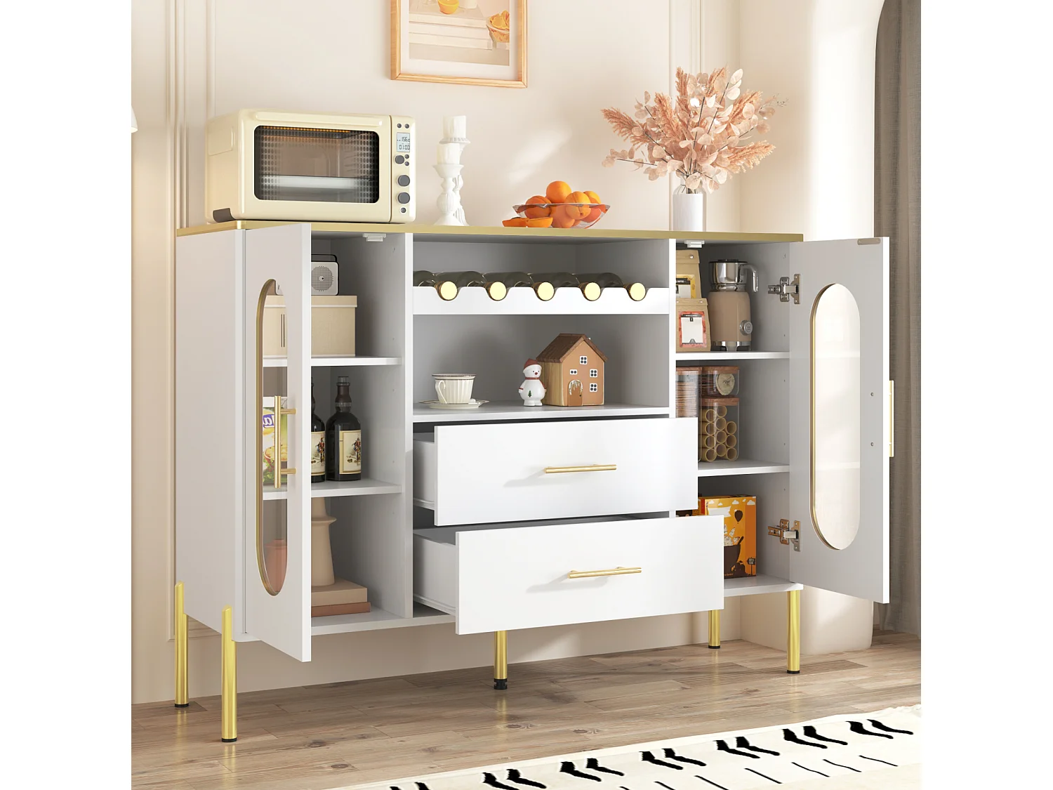 Aparador blanco, puertas de cristal y botellero, patas regulables, gran espacio de almacenaje, diseño moderno, ideal para comedor y salón.