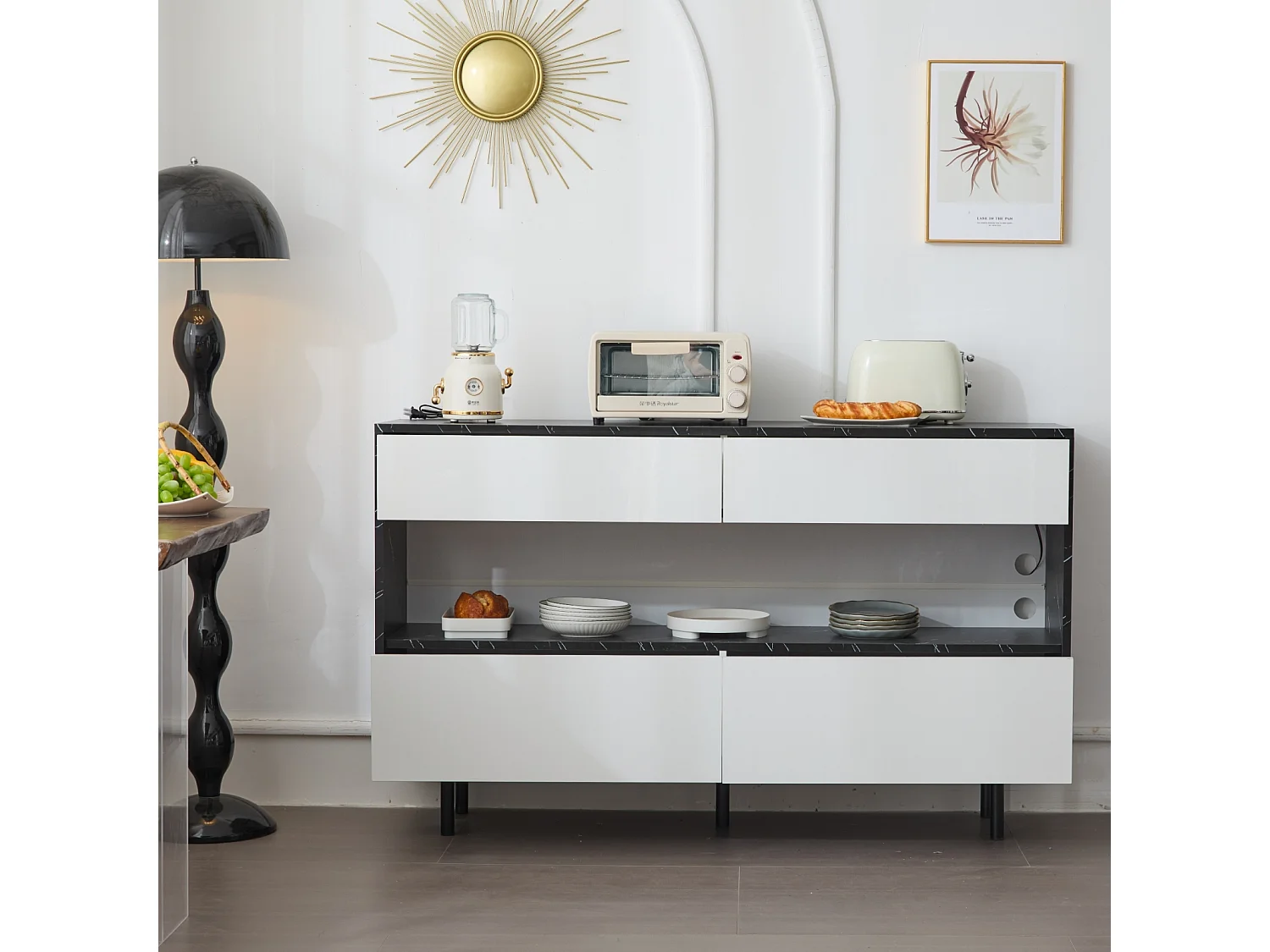 Design dressoir van zwart marmer, open ruimte, 4 lades, ledverlichting, stabiele metalen constructie, kantelbeveiliging, ideaal voor keuken en woonkamer