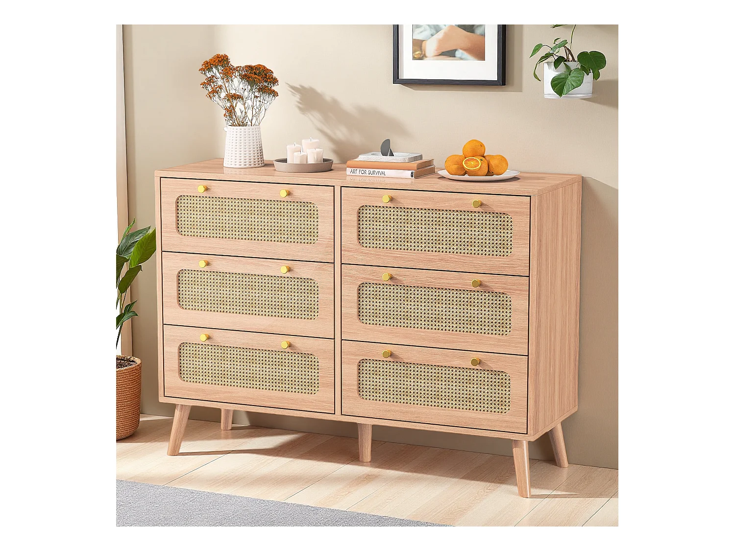 Cómoda de madera natural con 6 cajones y frentes de ratán tejido, estructura de madera maciza.