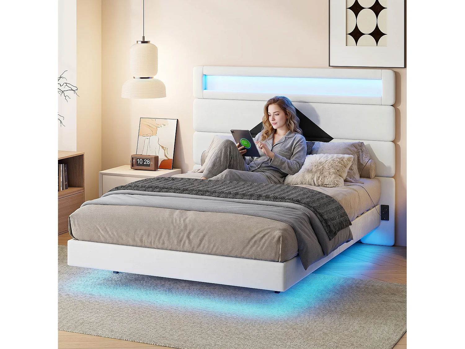 Lit adulte 160x200 cm avec tête de lit triangulaire, sommier à lattes, LED et ports USB, revêtement en velours blanc cassé et noir