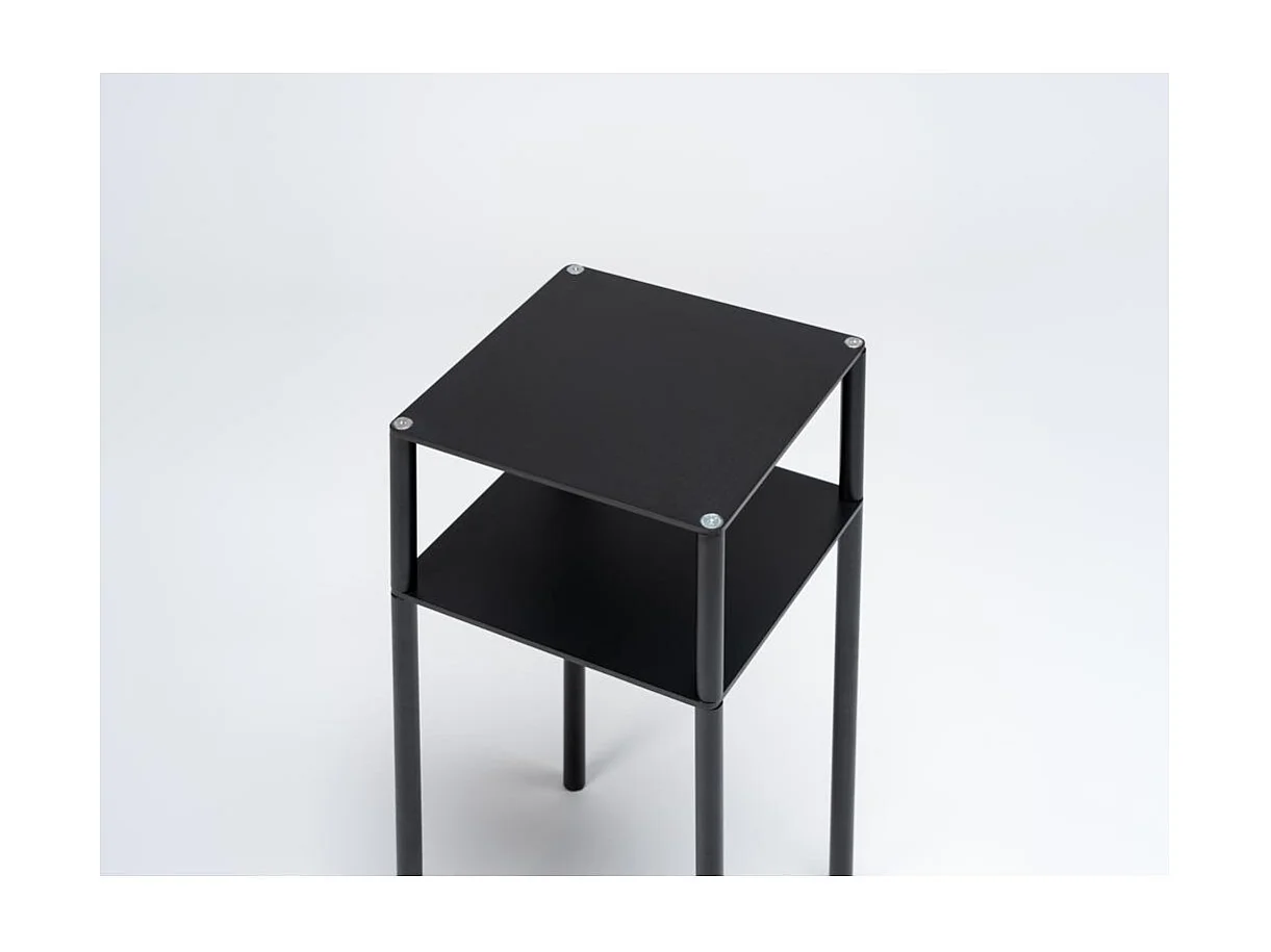 Mesa lateral 0,3x0,3x0,6 m preta Tensio 2 piso flexível