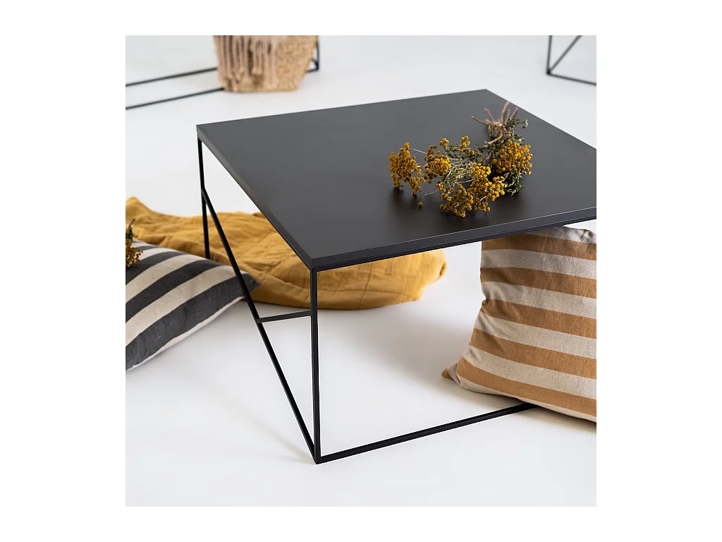 Table basse 0,5x0,5x0,45 m noire élégante basique 50