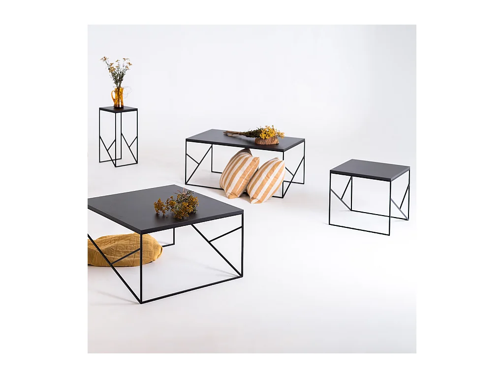 Table basse 0,5x0,5x0,45 m noire élégante basique 50