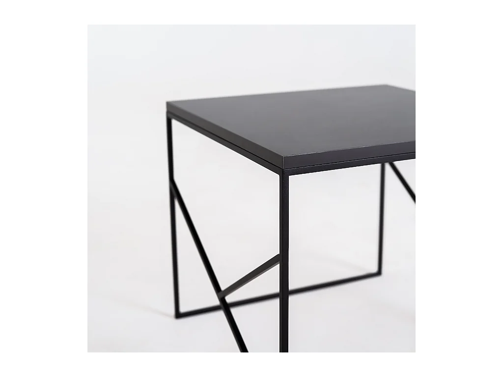 Table basse 0,5x0,5x0,45 m noire élégante basique 50