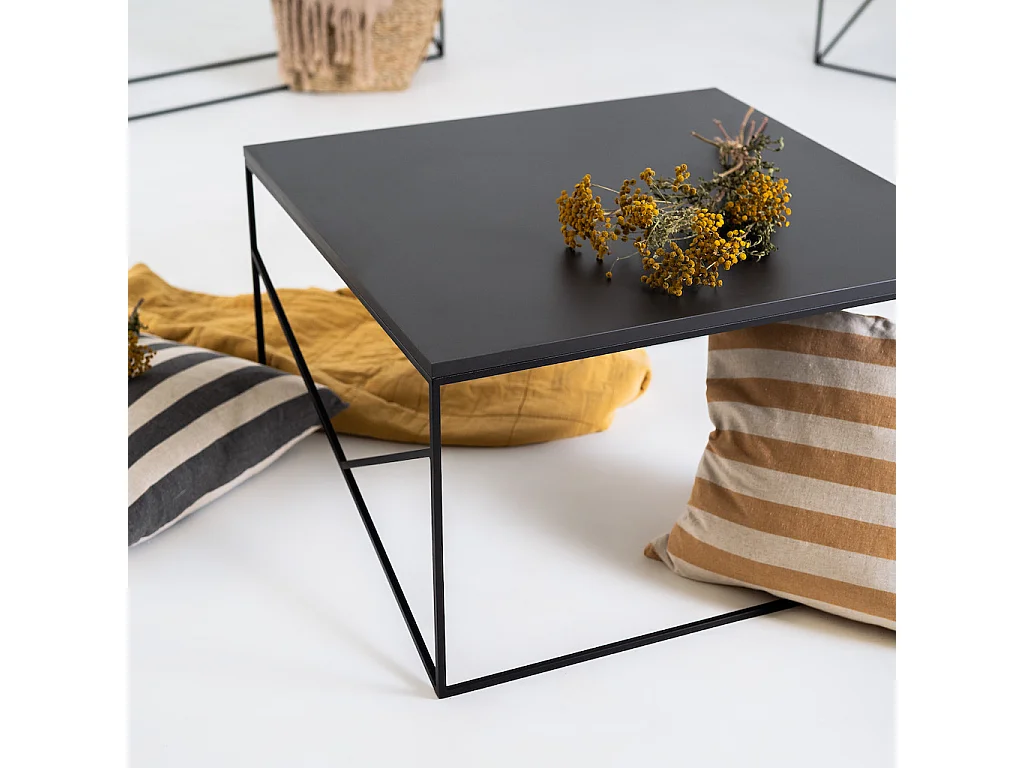 Table basse 0,5x0,5x0,45 m noire élégante basique 50