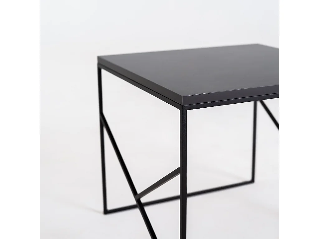 Table basse 0,5x0,5x0,45 m noire élégante basique 50