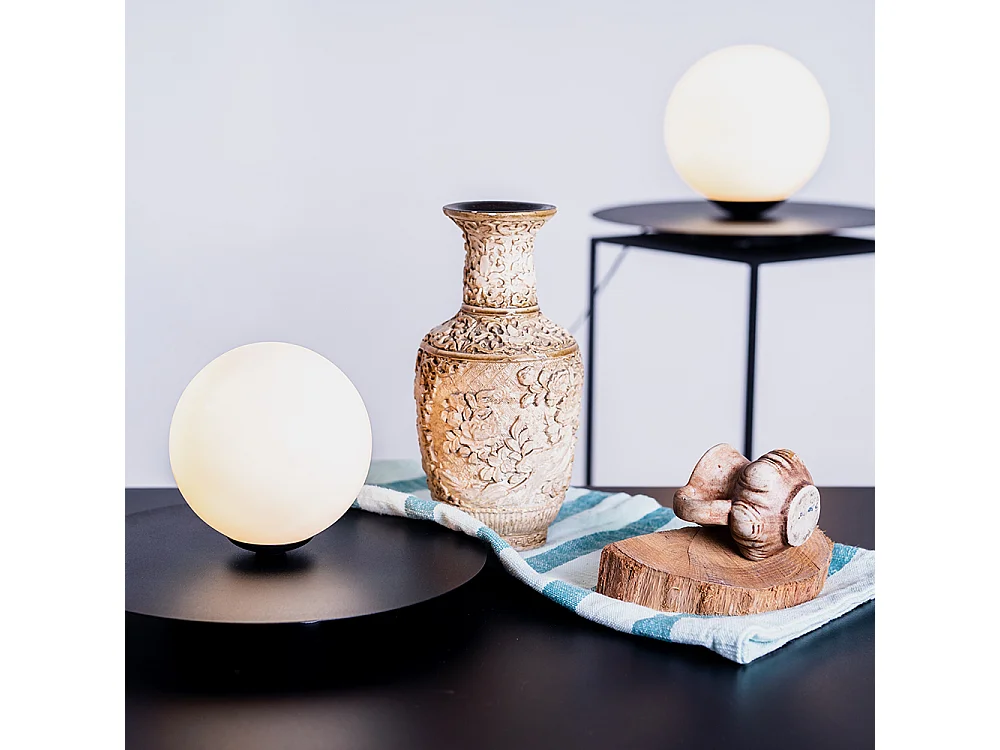 Lampe de table 0.3x0.17 m noire skiva boule s