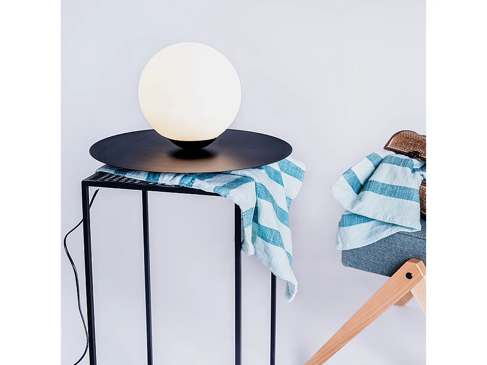 Lampe de table 0,4x0,24 m noire boule Skiva m