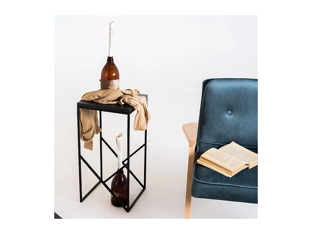 Mesa auxiliar 0.3x0.3x0.6 m negra elegante básica 30