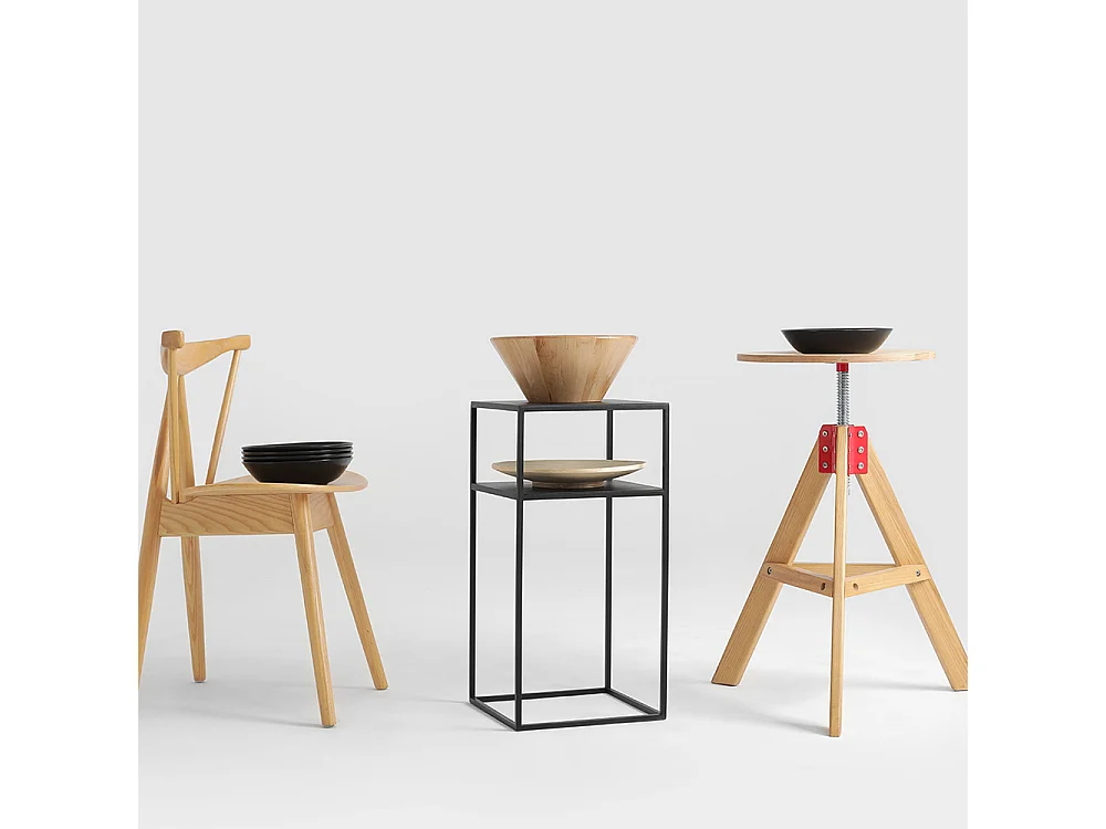 Mesa de centro 0.3x0.3x0.6 m preta tensio 2 andares metal 30