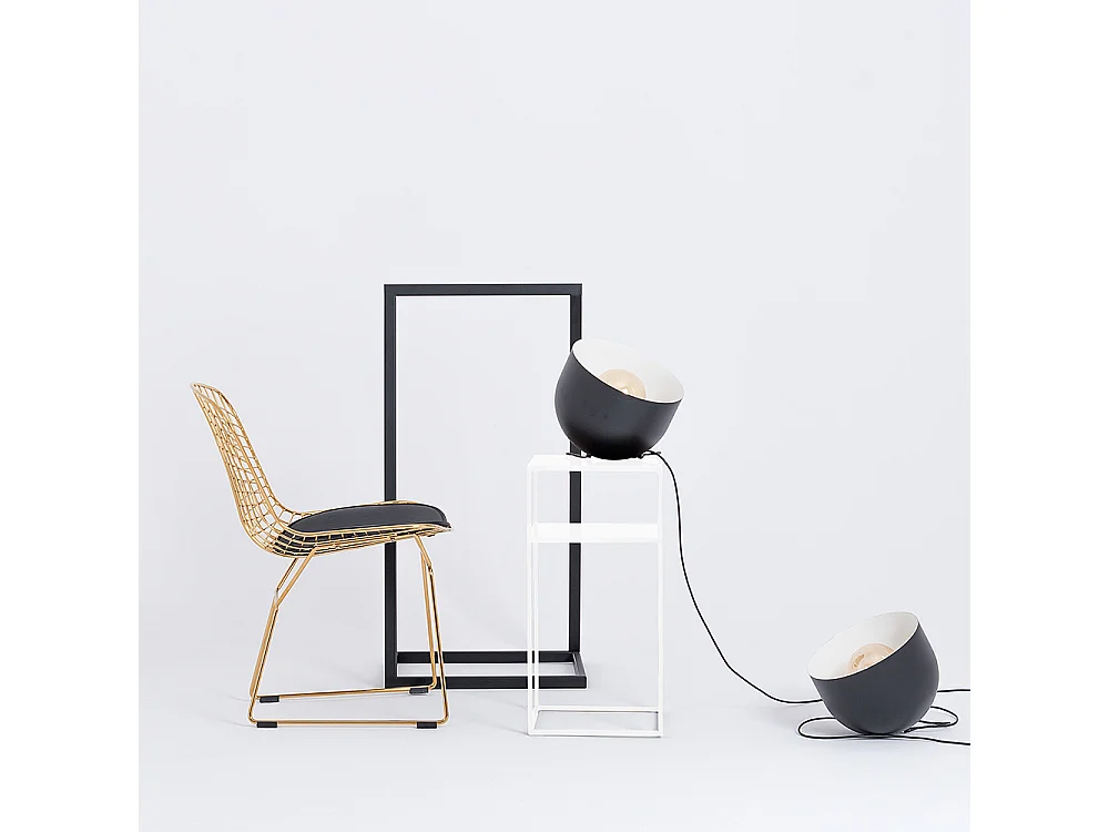 Mesa de Centro 0,3x0,3x0,6 m branca tensio 2 andares metal 30