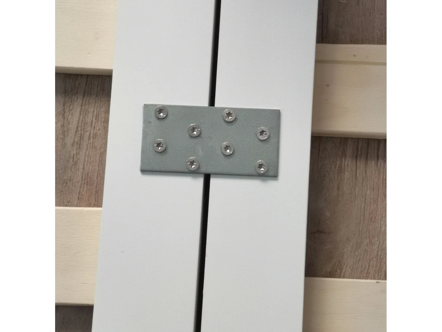 Bed 270x200 cm wit houten familiebad