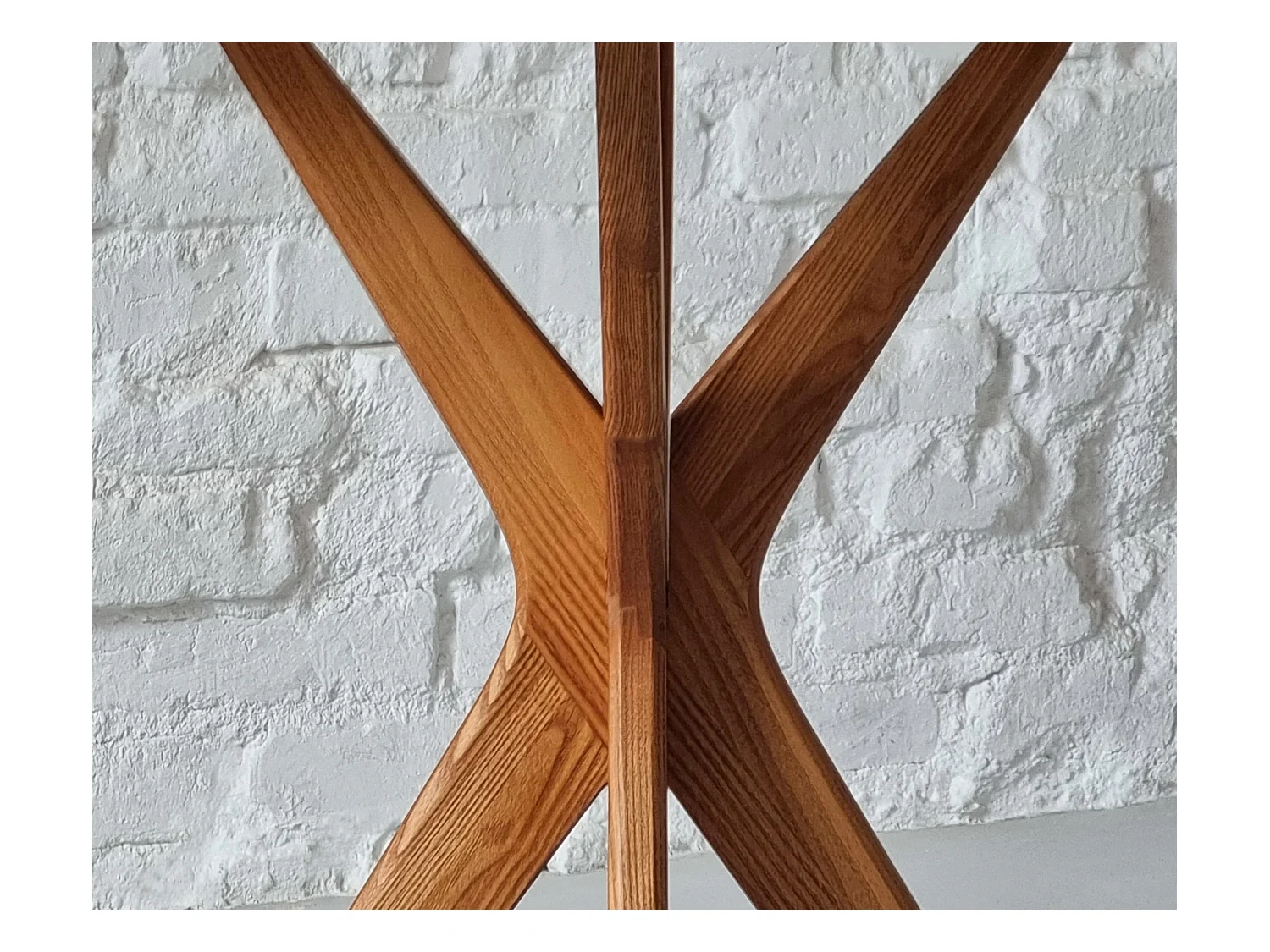 Kleine rechthoekige eettafel Jubi 55x80cm Antiekroze met eiken poten