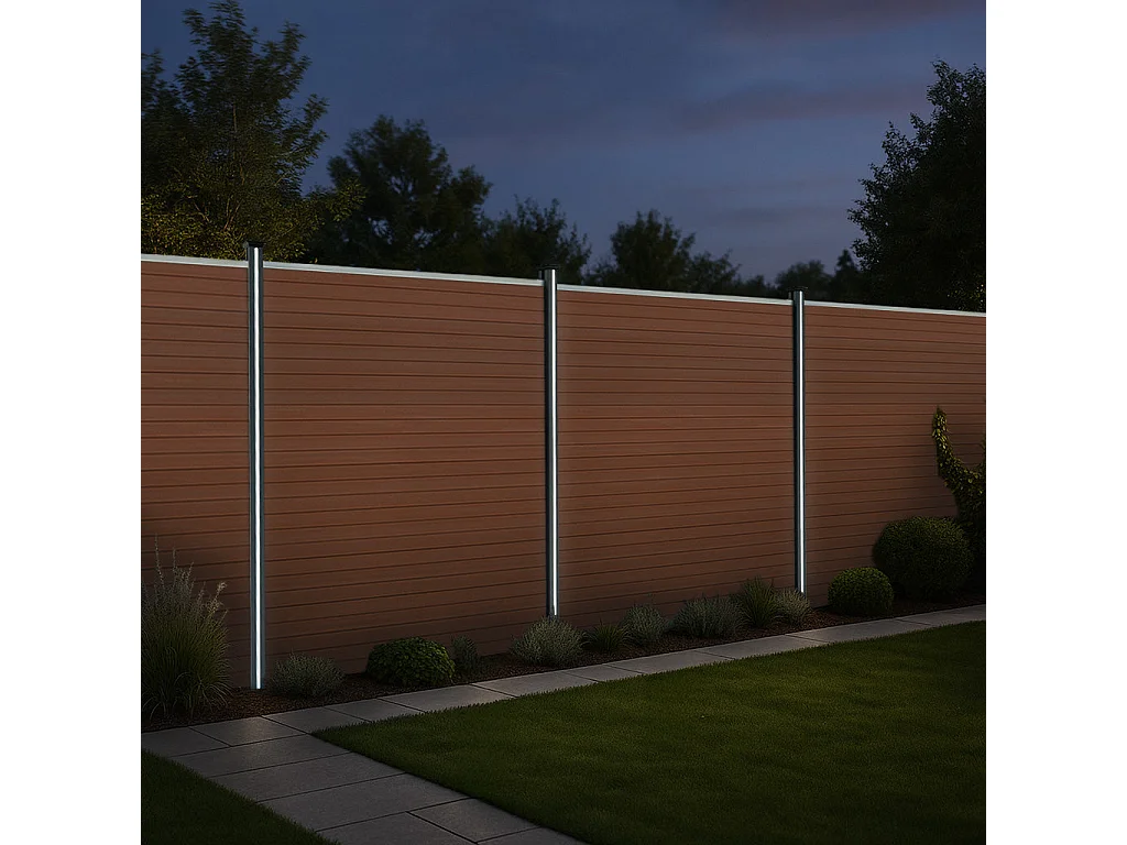 Composiet Schutting Paneel x 3, Schuin Paneel & LED Palen x 4 - Bruin