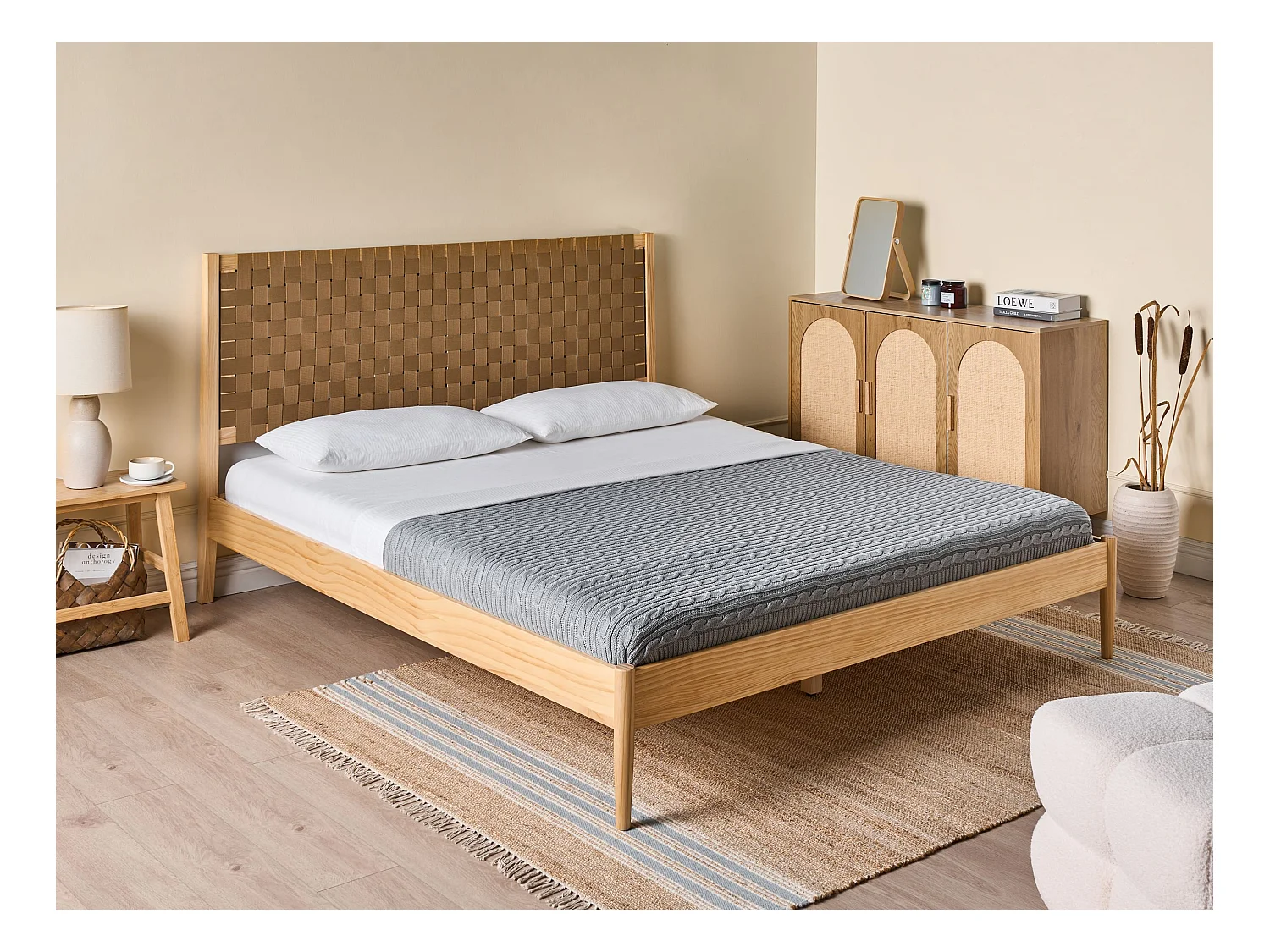 Lit avec sommier Bois de pin BRUNEMONT 180 x 200 cm Marron clair