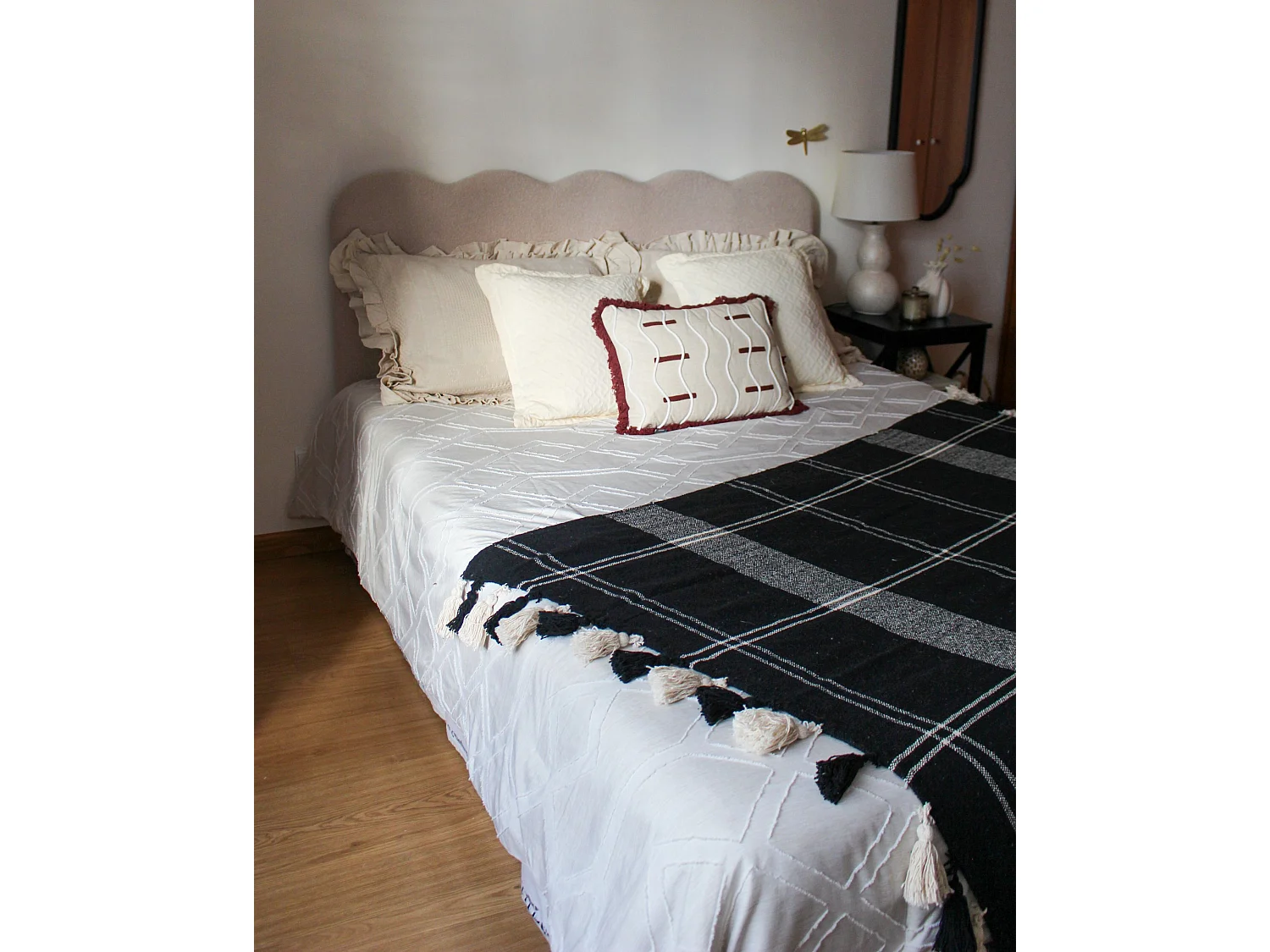 Lit ottoman NANTERRE Bouclé Beige 140 x 200 cm