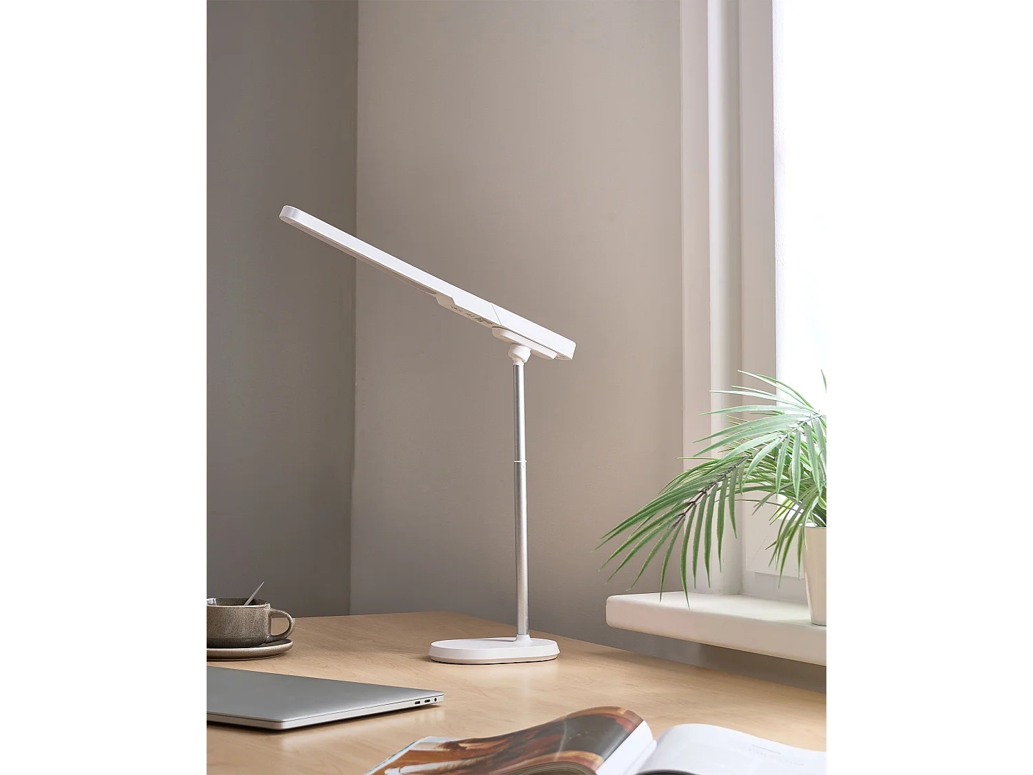 Lampe de bureau LED TUCANA Avec variateur Blanc