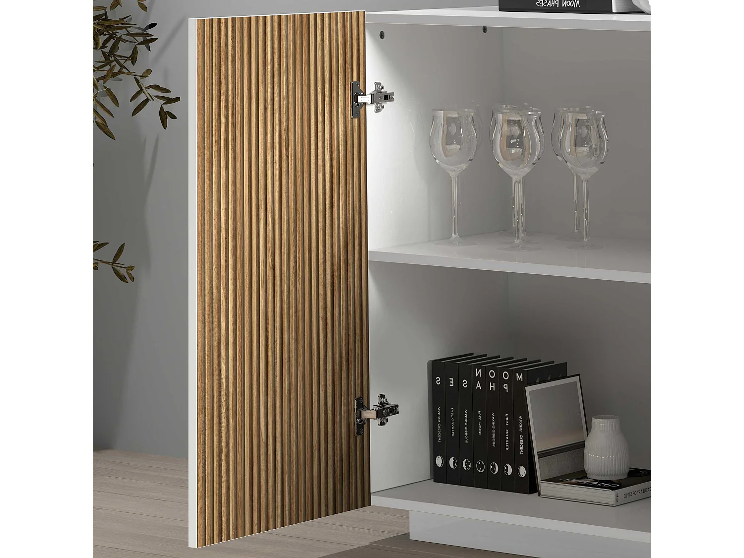 Buffet Coste à 4 portes effet cannelé couleur blanc mat et bois clair 200x43x86 cm