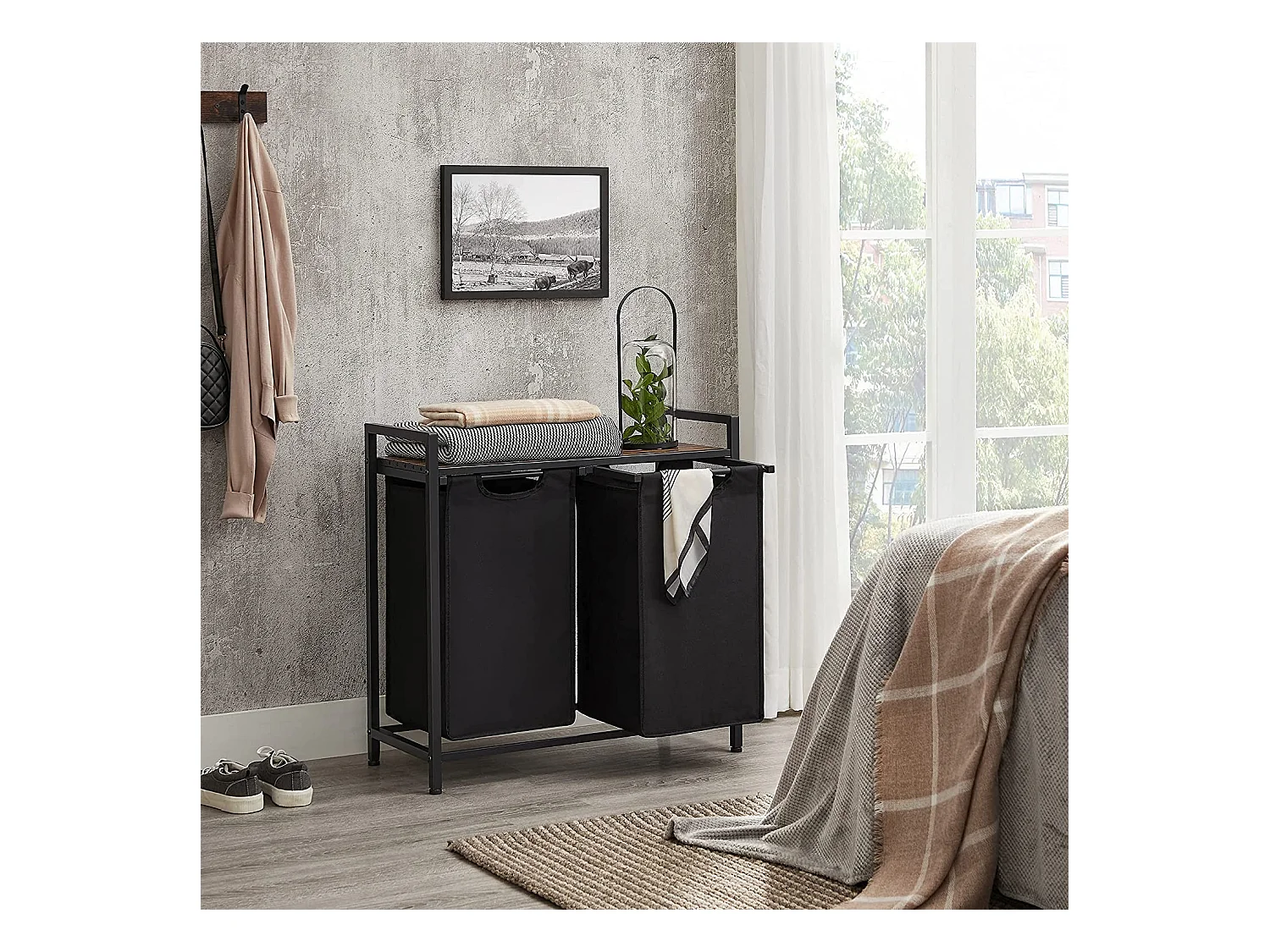 Wäschekorb mit ausziehbaren Wäschesäcken