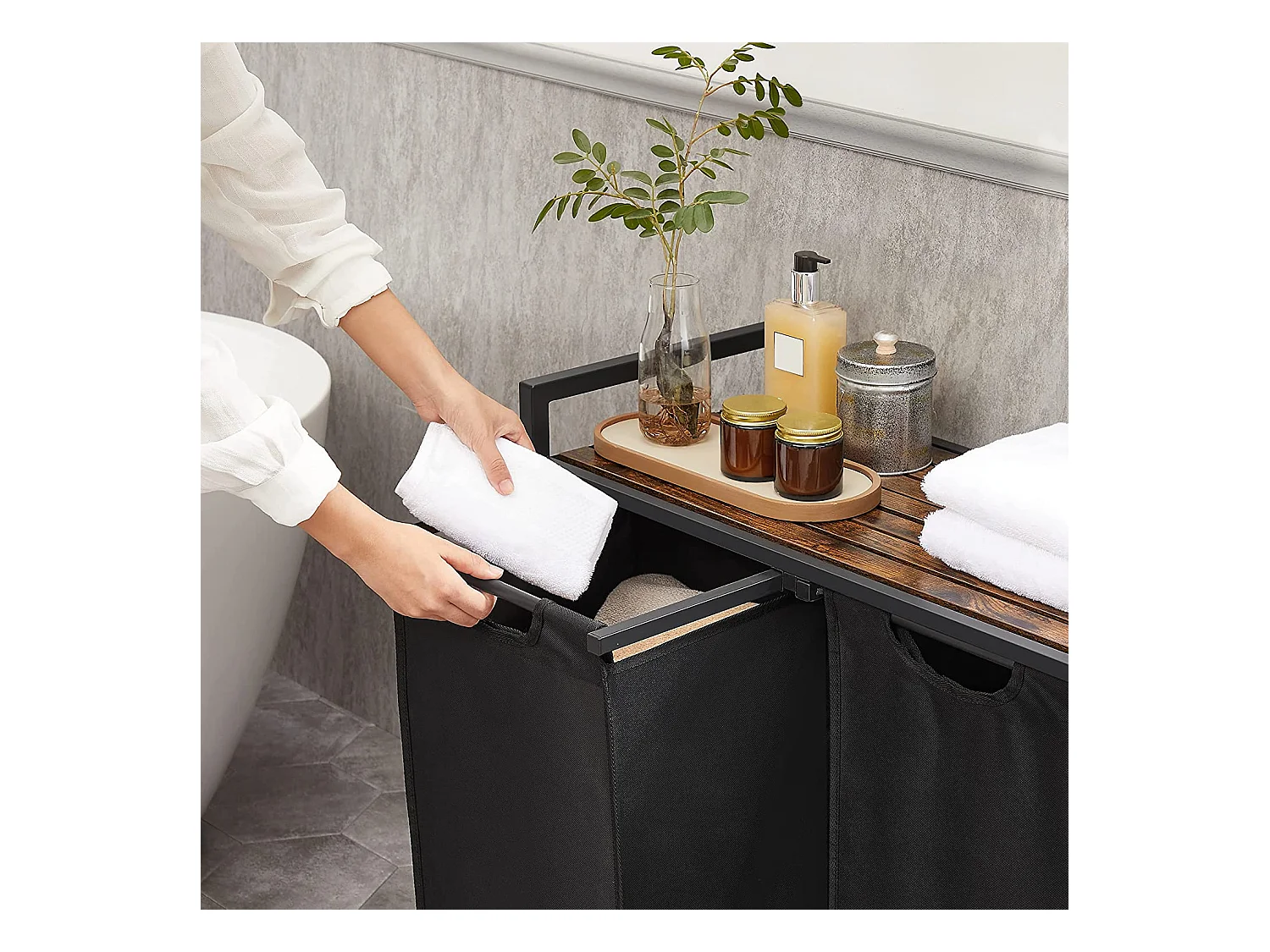 Wäschekorb mit ausziehbaren Wäschesäcken