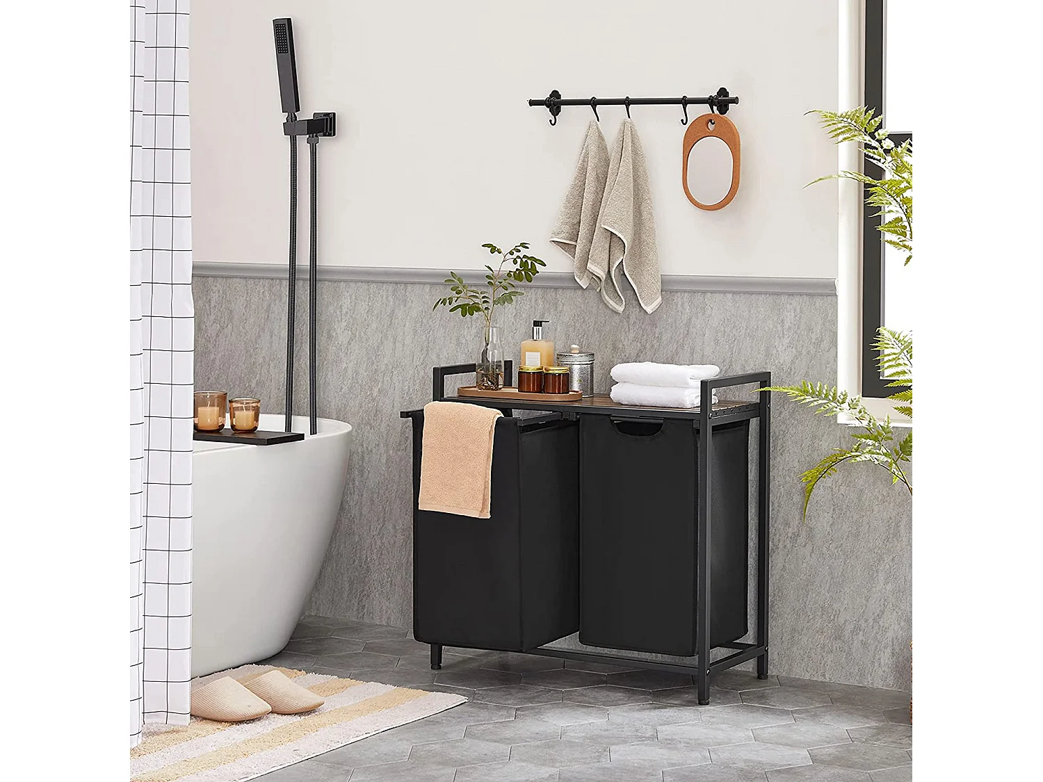 Wäschekorb mit ausziehbaren Wäschesäcken