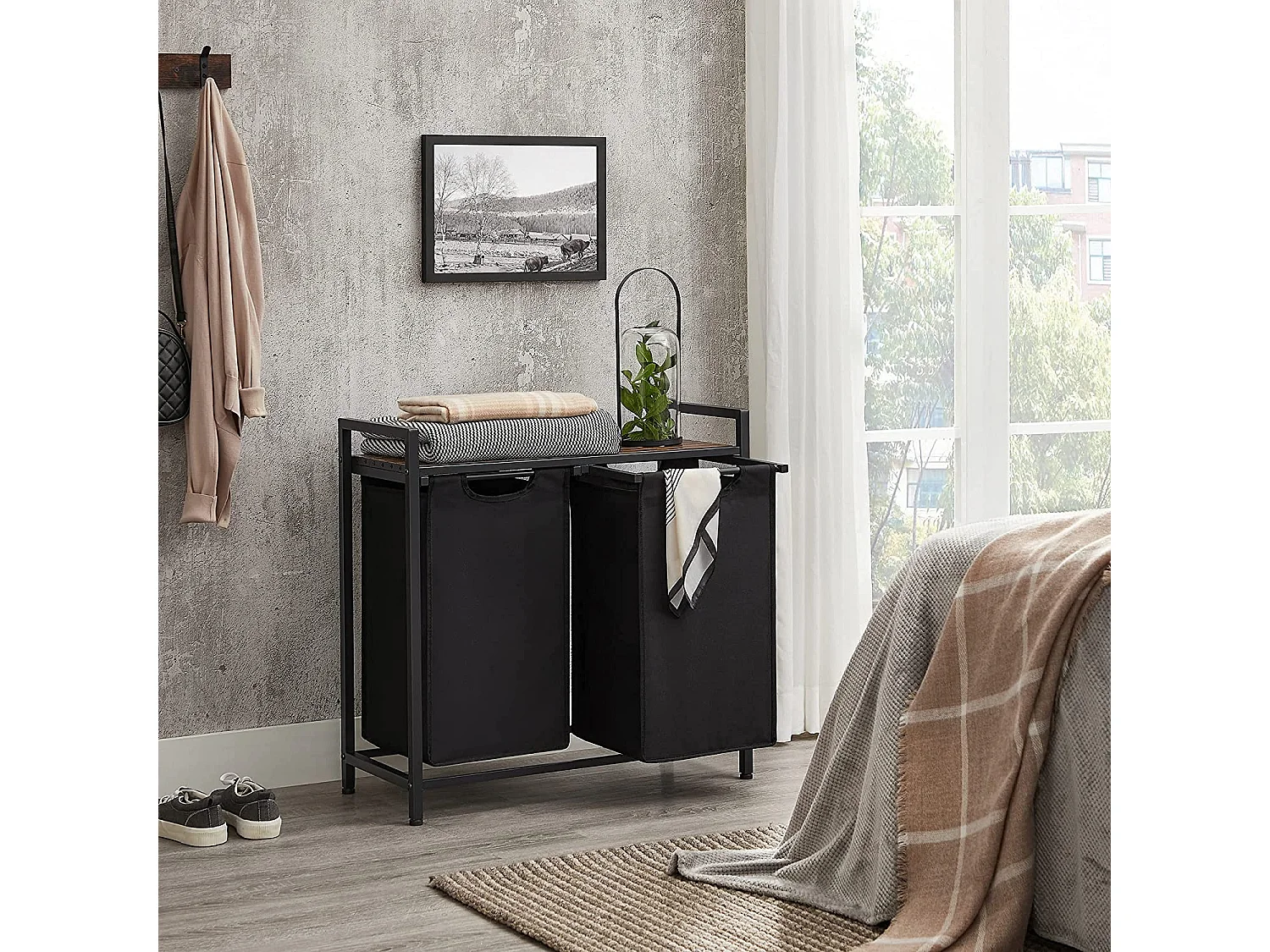 Wäschekorb mit ausziehbaren Wäschesäcken