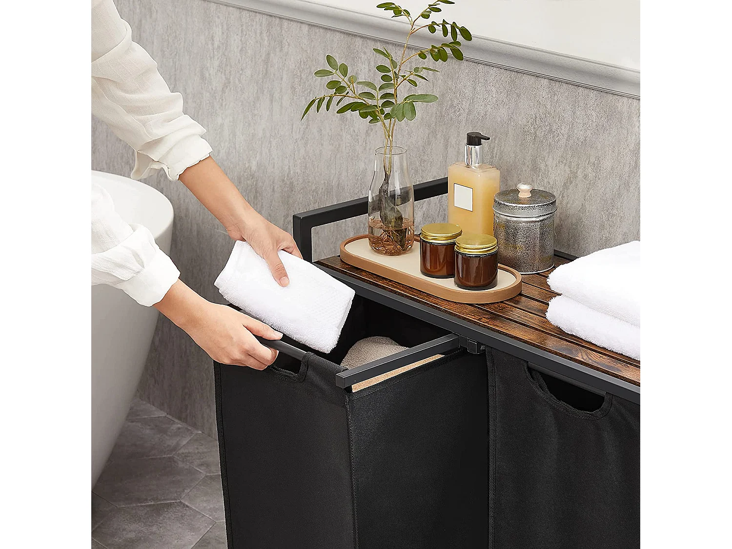 Wäschekorb mit ausziehbaren Wäschesäcken