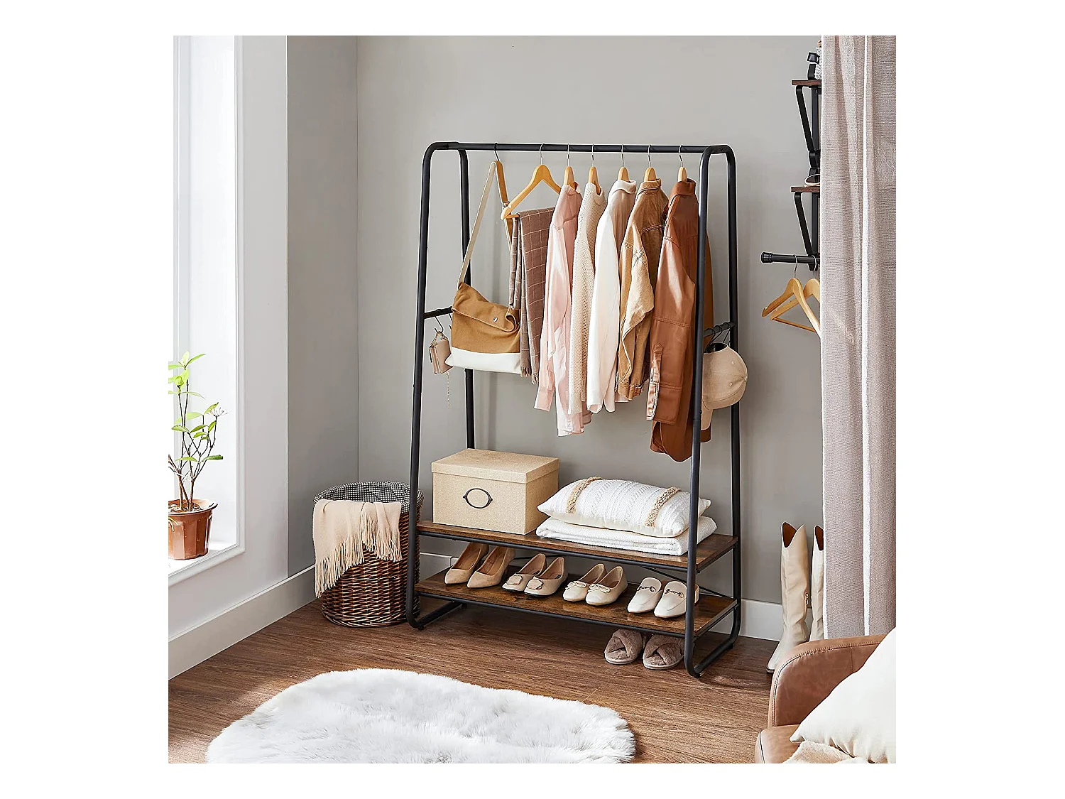 Kleiderständer Domaa-Ahenkro