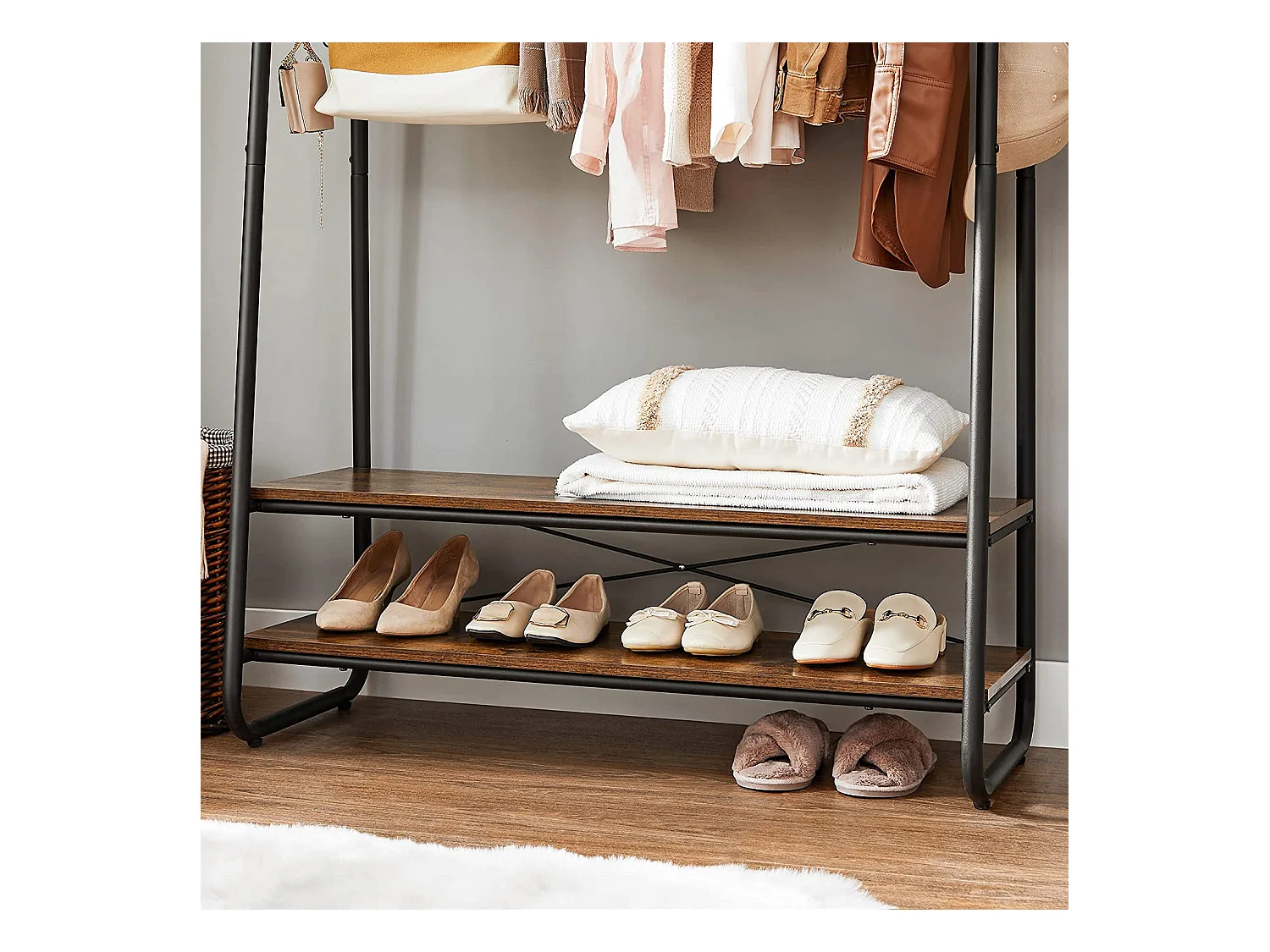 Kleiderständer Domaa-Ahenkro