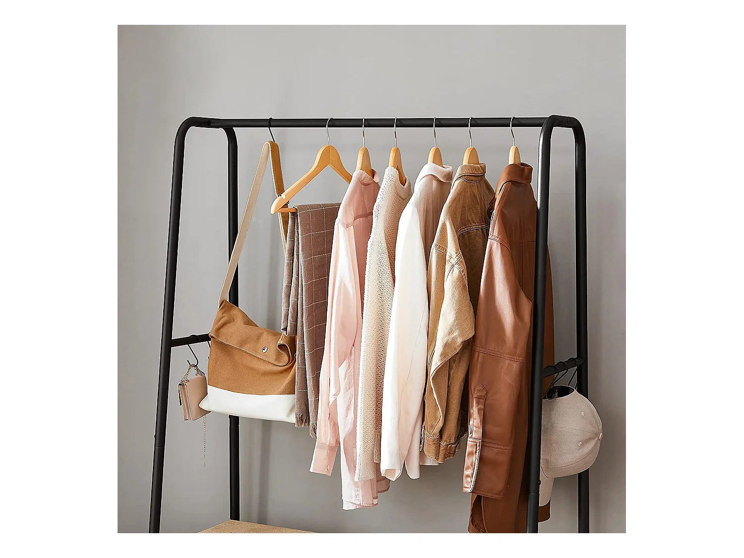 Kleiderständer Domaa-Ahenkro