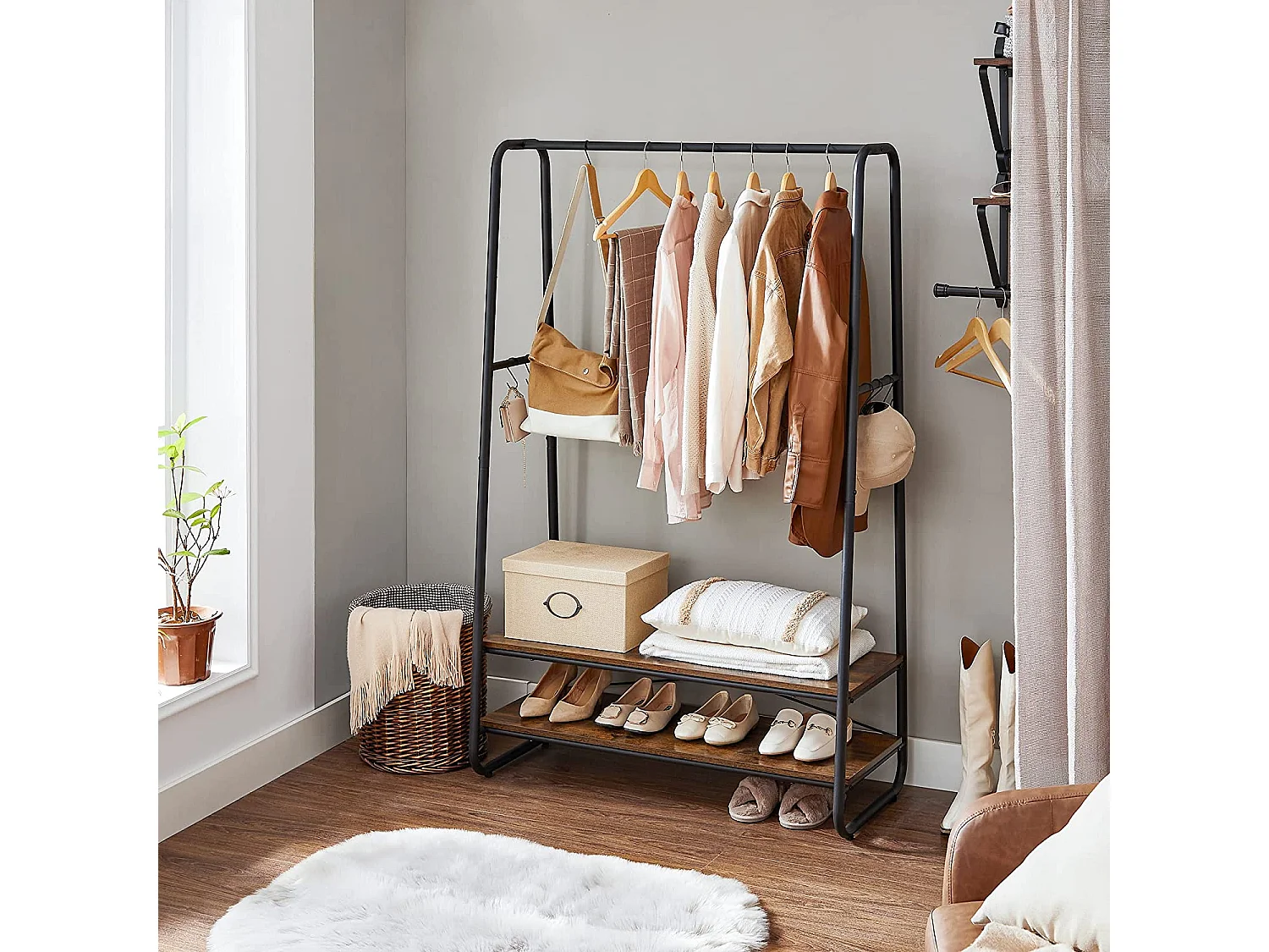 Kleiderständer Domaa-Ahenkro