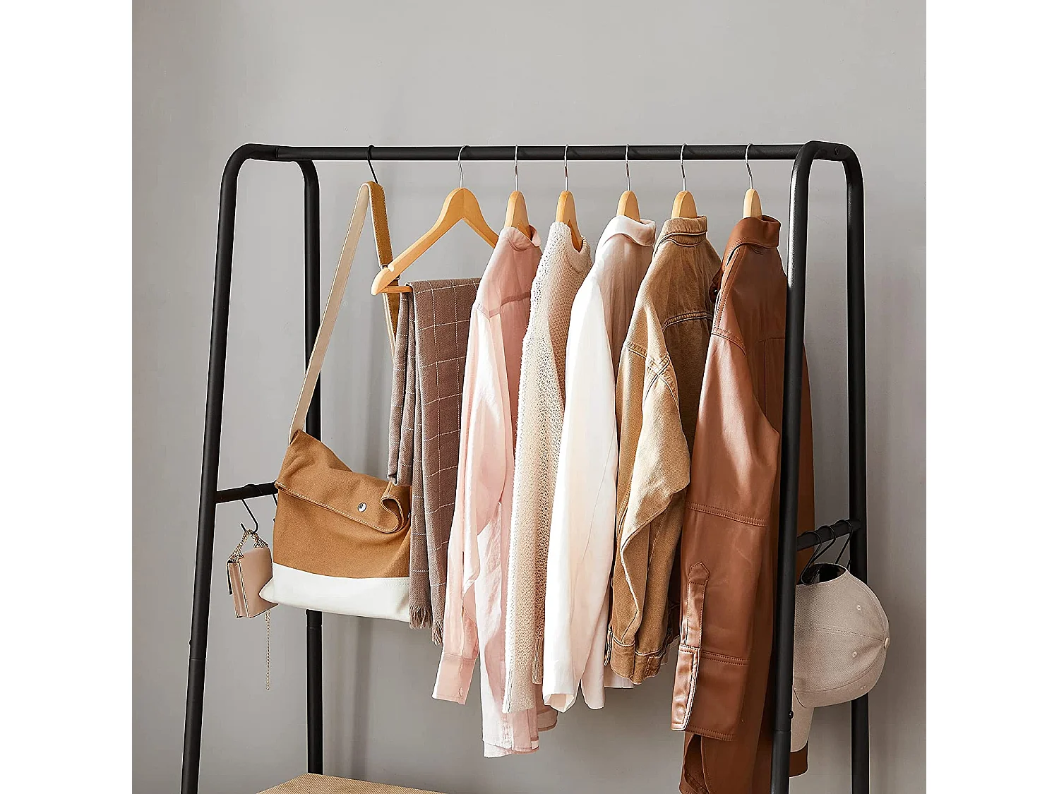 Kleiderständer Domaa-Ahenkro