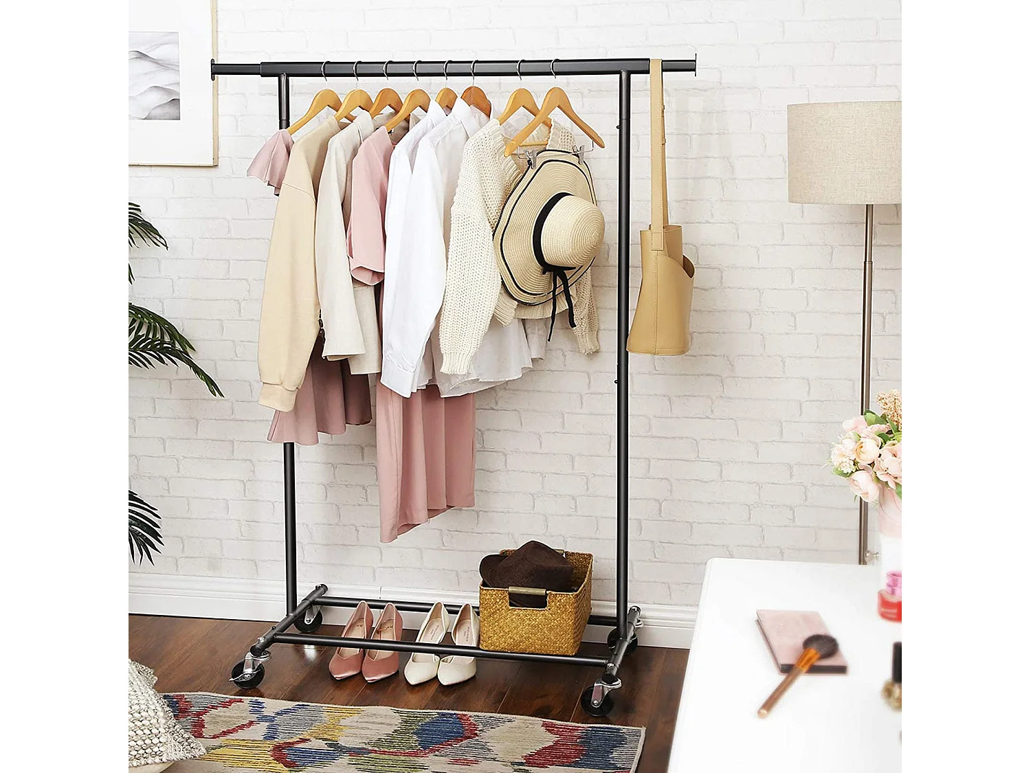 Kleiderständer Paramaribo