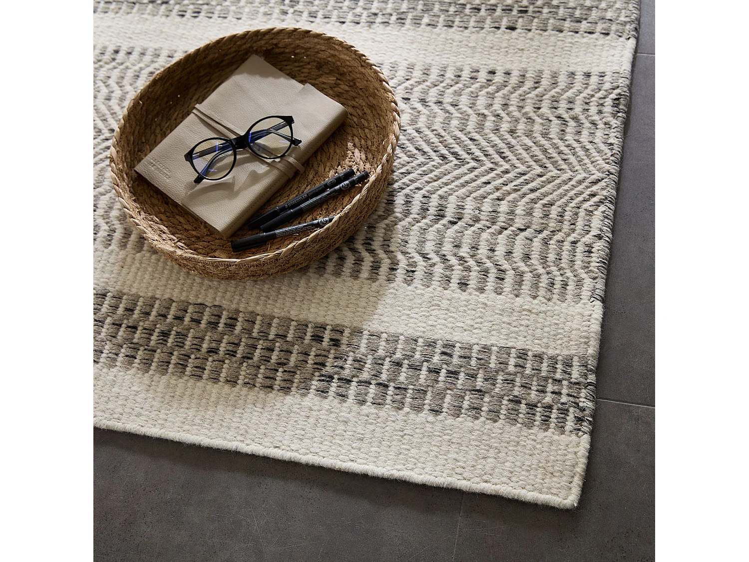 Wollen tapijt in Scandinavische stijl 65x130 cm natuurlijk grijs Trondheim