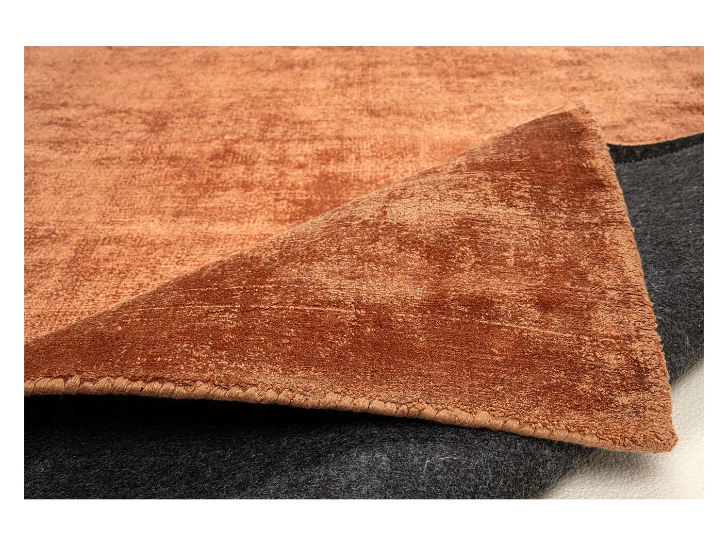 Handgewebter Viskoseteppich 65x135 cm Kupfer Shine