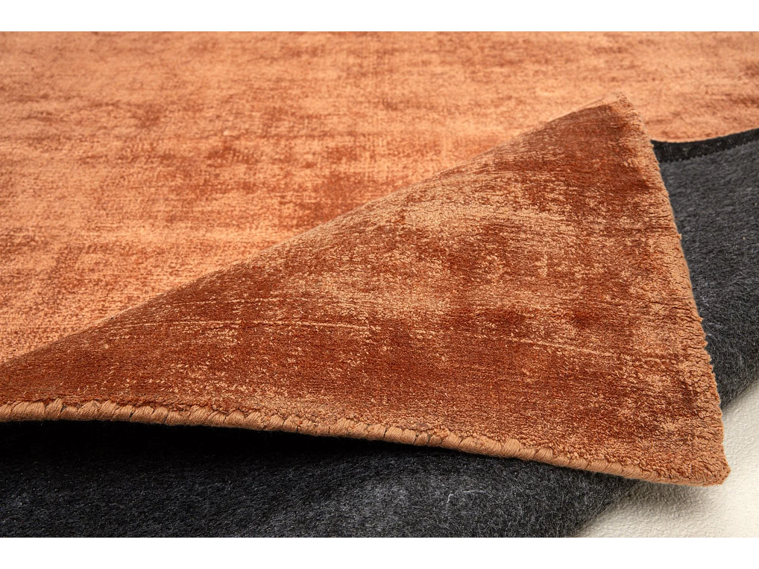 Handgewebter Viskoseteppich 65x135 cm Kupfer Shine