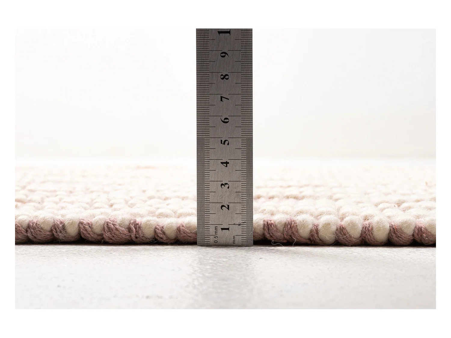 Tapis tissé à la main au design ethnique  140x140 cm rose Colored Macrame