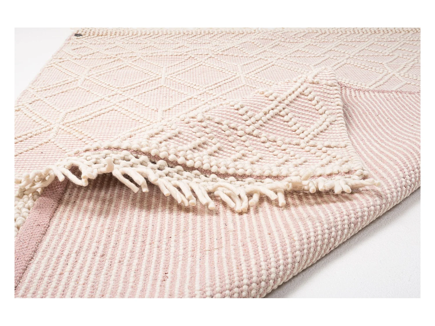 Tapis tissé à la main au design ethnique  140x200 cm rose Colored Macrame