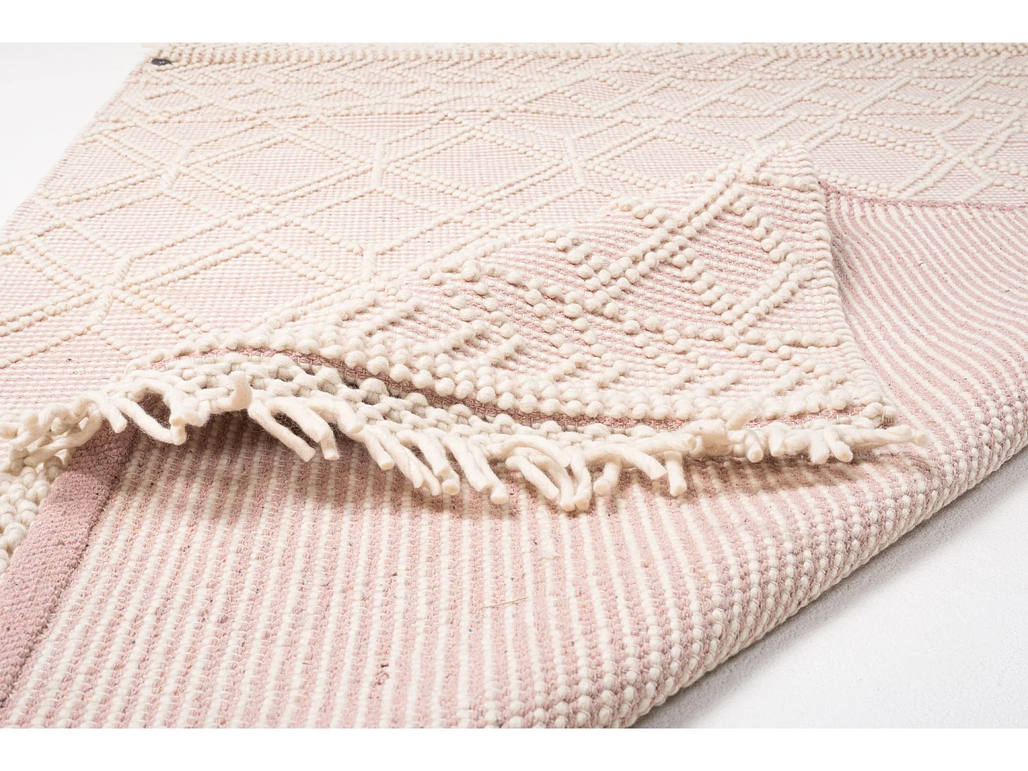 Tapis tissé à la main au design ethnique  140x200 cm rose Colored Macrame