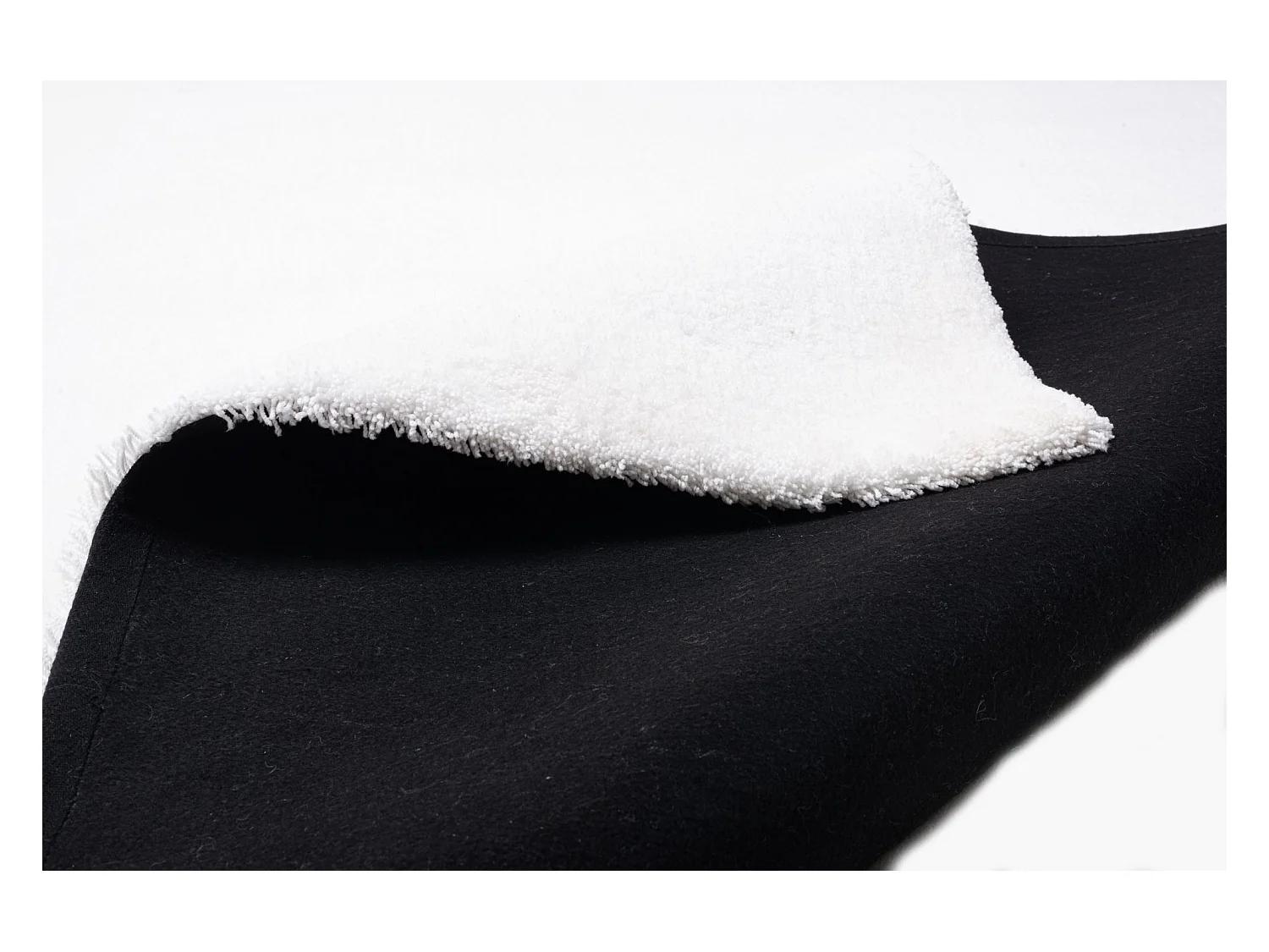 Tapis Shaggy tufté à la main 140x200 cm blanc Cozy