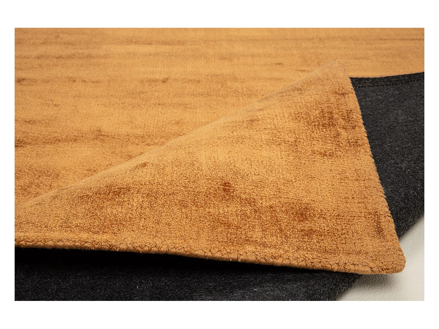 Handgewebter Viskoseteppich 85x155 cm Ocker Shine